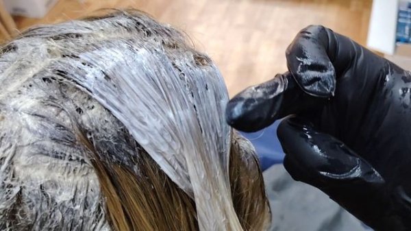 Окрашивание седых волос. Капус 7/0+7/1+7/12.