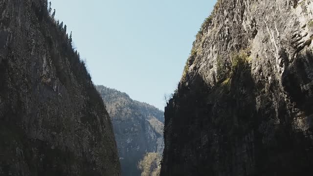 Абхазия - Юпшарский каньон и водопад "Мужские слезы". смотреть онлайн