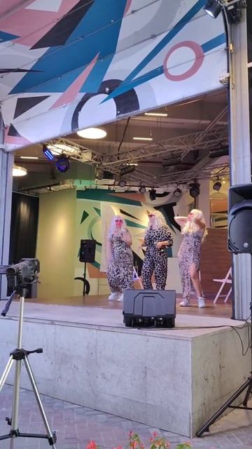 Выступление Ксении на летнем OpenAir KODA STUDIO смотреть онлайн