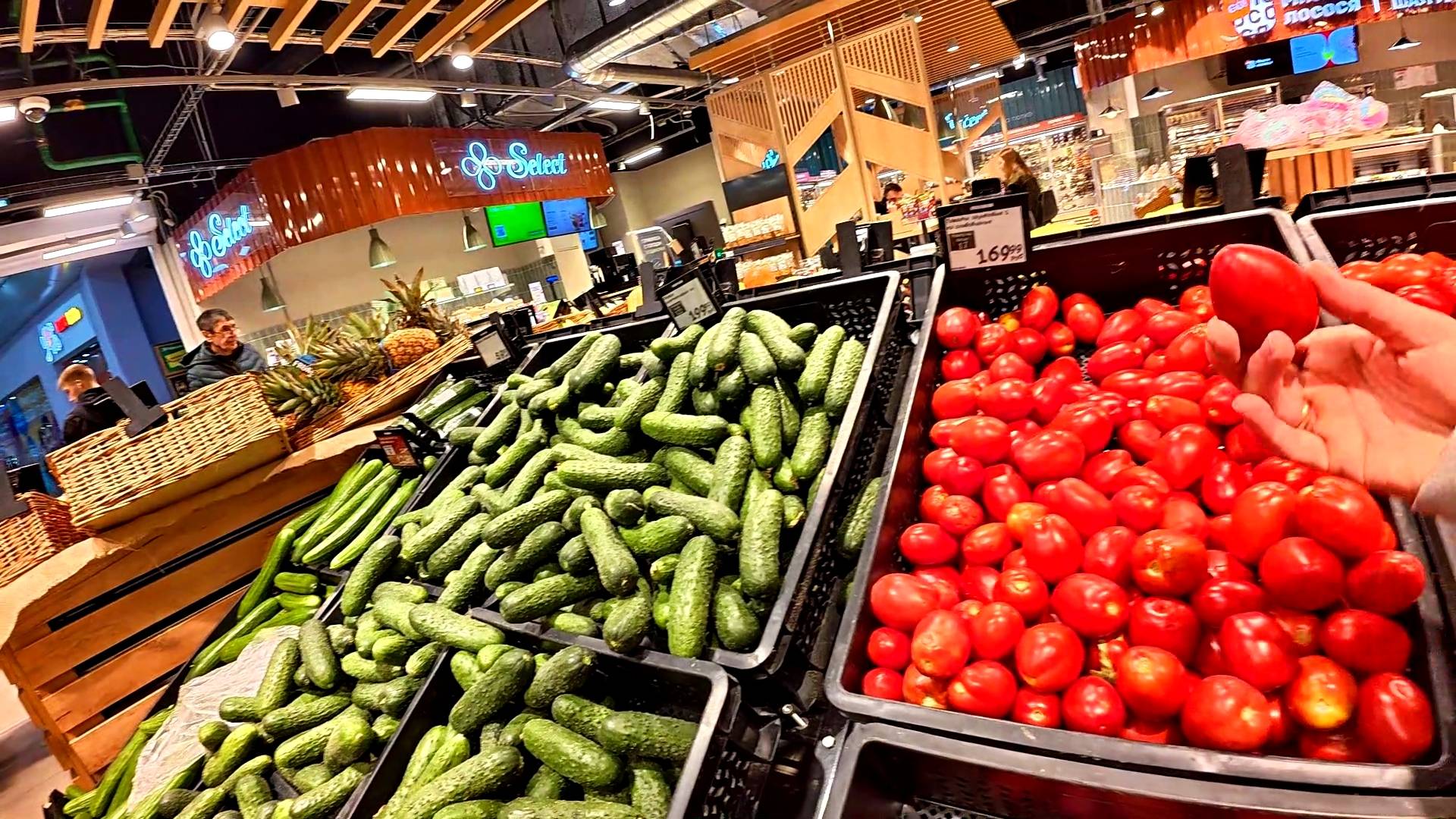 Зашла в Перекрёсток, купила много помидоров. смотреть онлайн