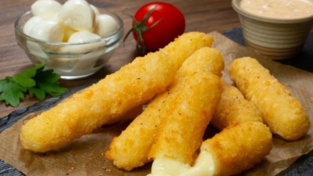 ЧЕСНОЧНО-СЫРНЫЕ ПАЛОЧКИ смотреть онлайн