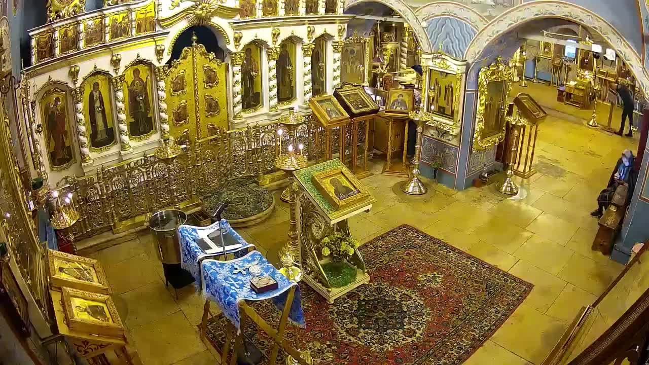 Молебен с акафистом Свт. Луке Крымскому. Храм Успения в Путинках. смотреть онлайн