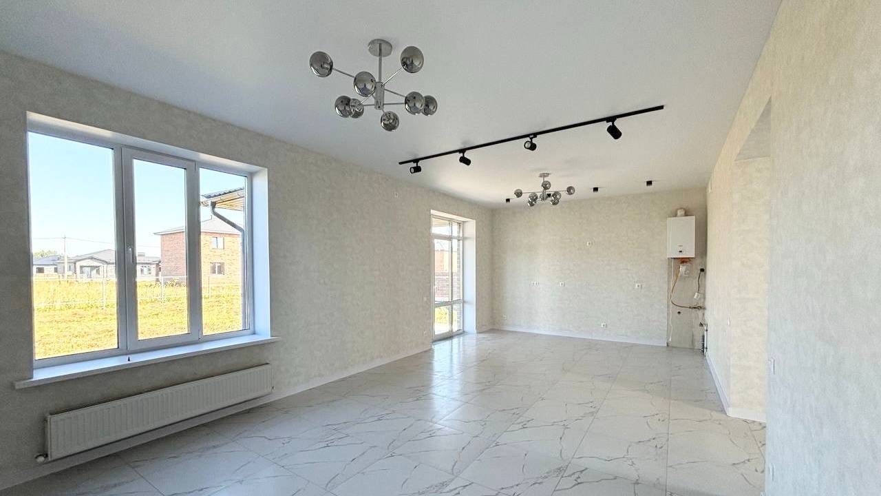 Новый дом с современным ремонтом