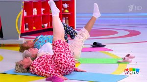 Зарядка для ленивых - упражнения на стуле. Жить здорово! Фрагмент выпуска от 17.10.2025