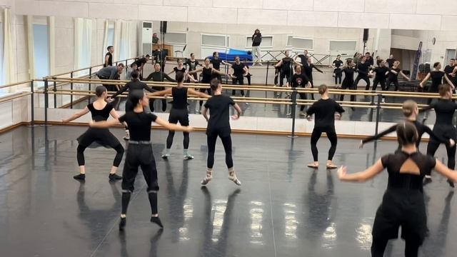 17-10-2025 ФРАГМЕНТЫ УРОКА КЛАССИЧЕСКОГО ТАНЦА смотреть онлайн