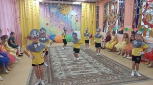 Танец ﹤﹤ЁЖИКИ﹥﹥.
Осенний праздник.