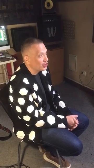 Федул Жадный на съемках документального фильма про музыку. смотреть онлайн