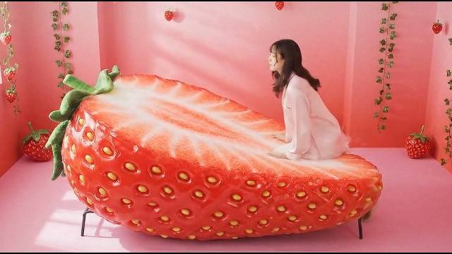 КРОВАТИ ИЗ ФРУКТОВ! СМОТРИМ НЕРЕАЛЬНЫЕ КОНЦЕПЦИИ ПО СПАЛЬНЯМ смотреть онлайн