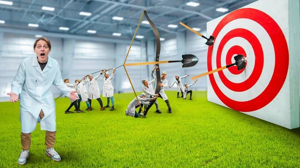 Этот ЛУК стреляет ЛОПАТАМИ!