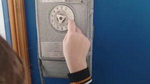 Советский телефон автомат и машины