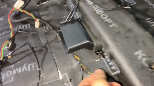 Ford fusion, установка дефлекторов обогрева ног задних пассажиров.