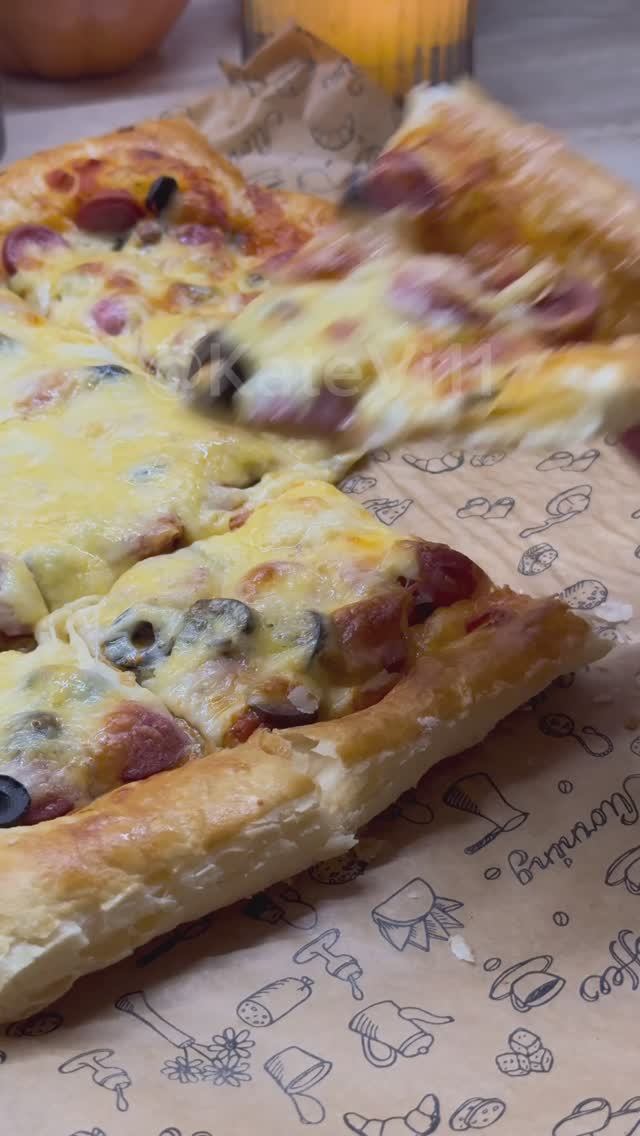 Ленивая Баварская пицца на слоенном тесте. Точно стоит приготовить. Сохраняйте рецепт смотреть онлайн