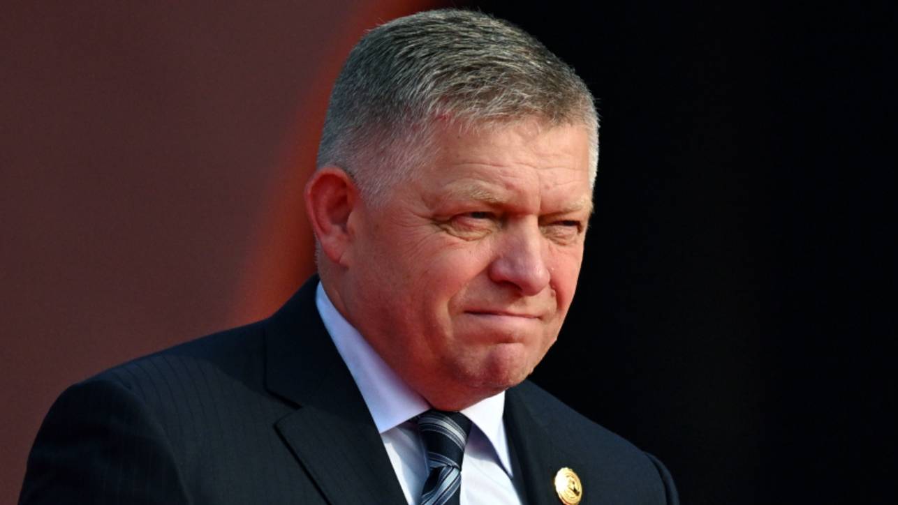 Фицо: русских невозможно поставить на колени