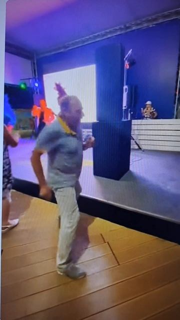 Крикун отжигает в Жемчужине.