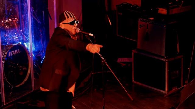 Федул Жадный & Zубкерман - На самых низах (Live) смотреть онлайн