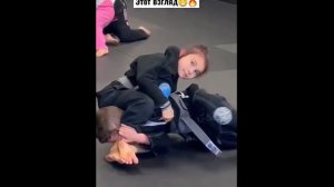 Кто сильнее в борьбе мальчики или девочки