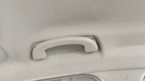 Как снять ручку потолка на Форд Фьюжин.