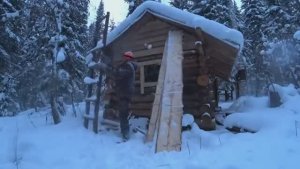 ДОБРАТЬСЯ В СНЕГОПАД ДО ИЗБЫ. СПРЯТАТЬСЯ И ОБОГРЕТЬСЯ. ЖИВУ В УЮТНОЙ ТАËЖНОЙ КВАРТИРЕ.