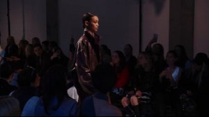 Показ женской коллекции Christopher Esber осень-зима 2025-2026