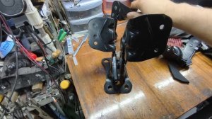 Ford fusion. Ремонт петель задних сидений. Убираем стук