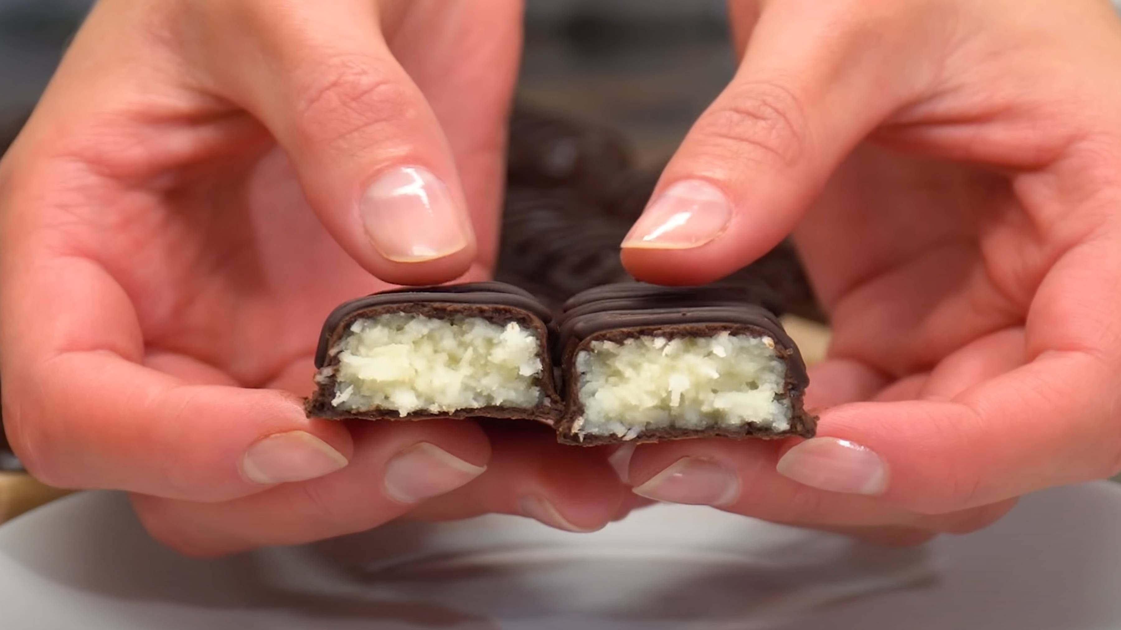 Шоколадно-кокосовые конфеты смотреть онлайн