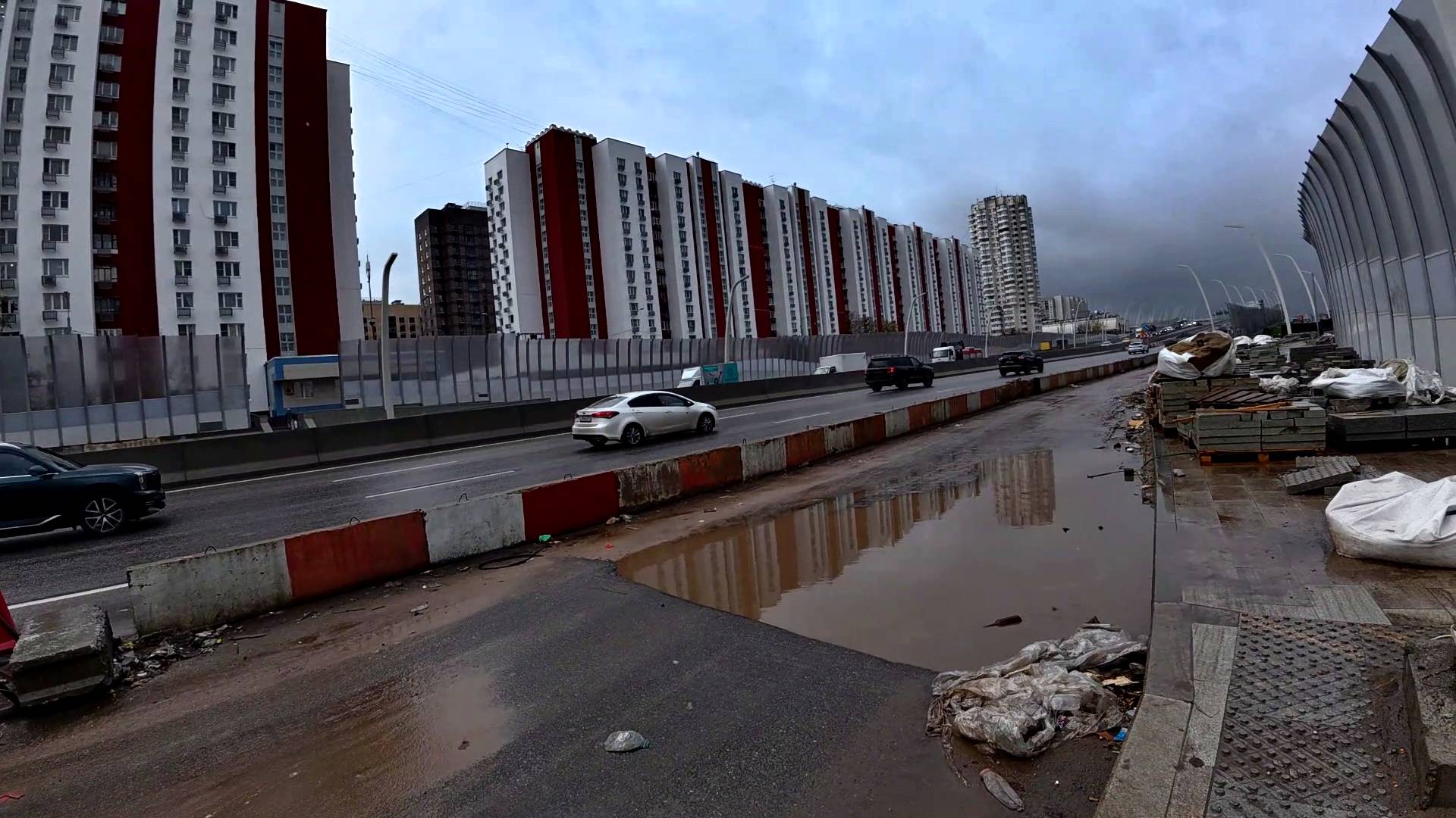 Переход через участок Московского скоростного диаметра. Шум автомагистрали. смотреть онлайн