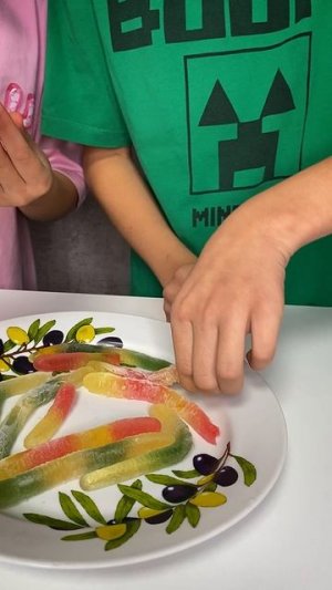 Трендовые замороженные червячки 😅 #лайфхак