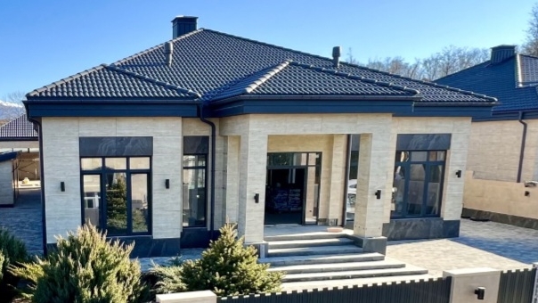 Шикарный одноэтажный дом на большом участке в Адлере смотреть онлайн