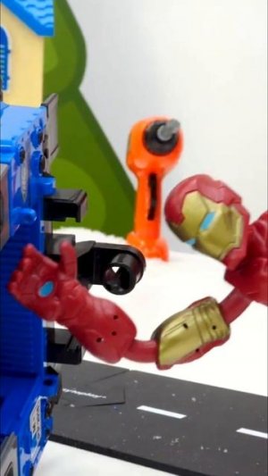 Железный человек попал в аварию!  #игрушки #машинки #железныйчеловек