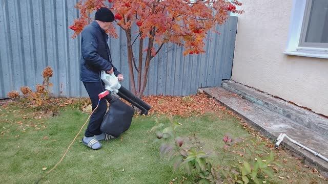 Обрезала хосты. Обычная жизнь в селе смотреть онлайн