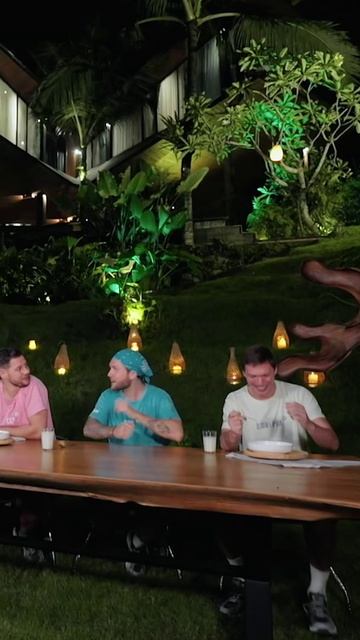 Тут вечеринка! #shorts смотреть онлайн