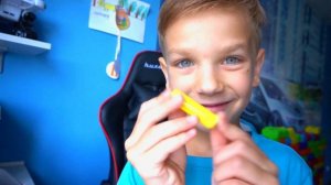 Видео Марка и детей о гонках и спортивных автомобилях