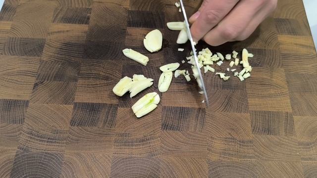 Мясо по-Тайски в казане на плите