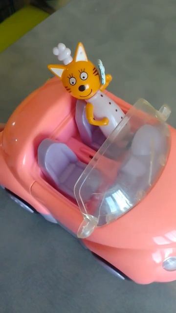 Три кота, прикол с игрушками