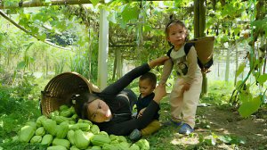 Собираю большой чайот для продажи на рынке.  Готовлю питательную кашу для детей. Жизнь во Вьетнаме