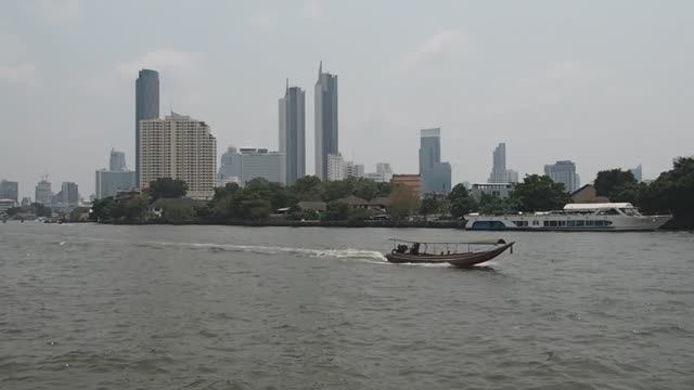 Бангкок Таиланд) - на реке Чао Прайя. смотреть онлайн