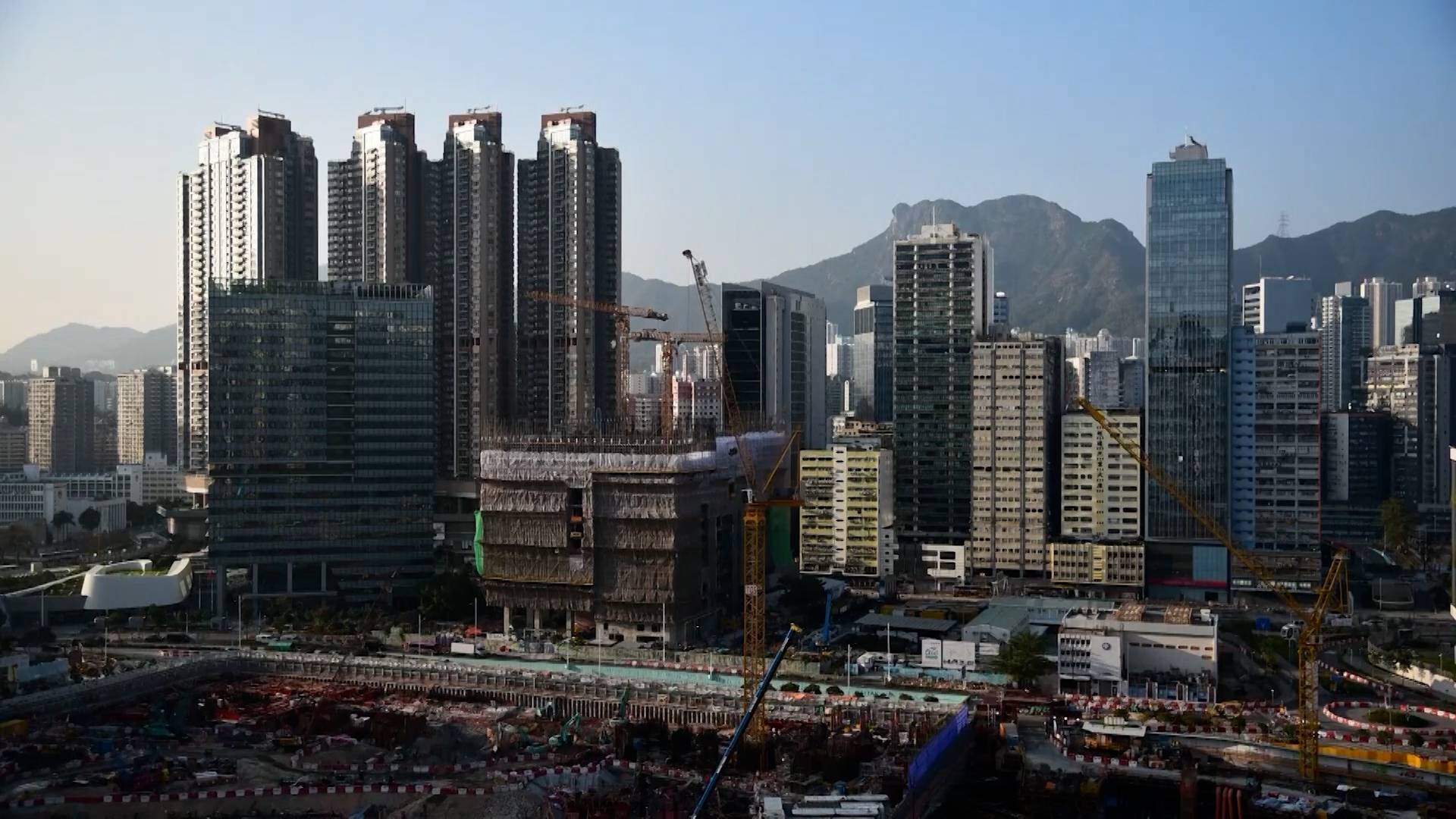 КВАДРАТ РАСТЁТ - ОТ МОСКВЫ ДО КИСЛОВОДСКА/ ПОЧЕМУ ДОРОЖАЕТ ЖИЛЬЁ В РОССИИ? смотреть онлайн