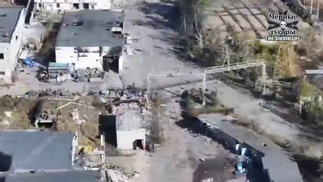 Авиаудар по позиции Всу в шахте Красноармейская 💥🇷🇺👊 смотреть онлайн