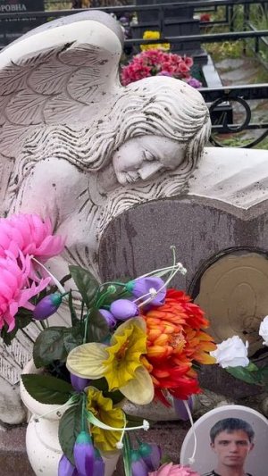 УМЕР ВО СНЕ ... ПЕЧАЛЬНОЕ ЗРЕЛИЩЕ НА МОГИЛЕ АКТЁРА ВАСИЛИЯ ЛЫКШИНА ... ЗАБРОШЕННЫЕ МОГИЛЫ 18.10.2025