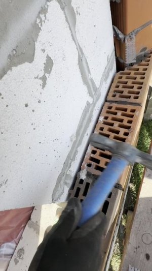 Узел перевязки: облицовка и газобетон.