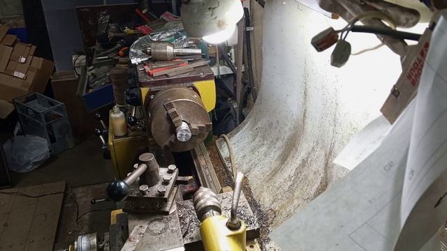 ВЫТАЧИВАЕМ ЦИЛИНДРЫ  С ПРОРЕЗЬЮ