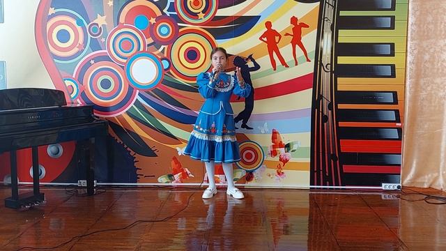 Маленькая казачка
Автор слов и музыки песни «Маленькая казачка» — Александр Шиненков.