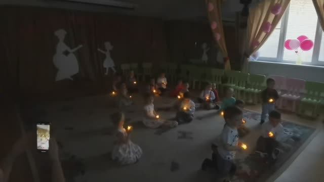 Танец со свечками в яслях на день мамы или 8 марта. Танец мама смотреть онлайн