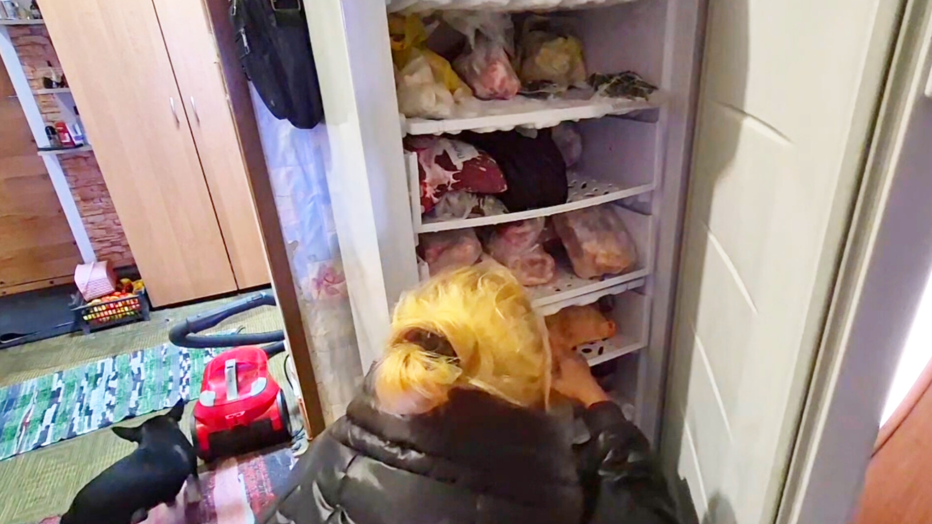 Влог,Русская деревня,Разобрала морозильные камеры,хозяйство в деревне смотреть онлайн