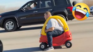 Топ-100 самых смешных видео мира 😂 Попробуй не засмеяться - РЖАКА #фейлы #мемы #приколы