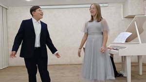 Дуэт Караникола Кирилл и Полина Стороженко - Старый рояль, песня Игоря Скляра.mp4