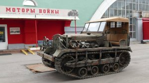 Динамический показ тягача HST M2 (Cletrac MG-1) на выставке "Моторы Войны", 22 октября 2022