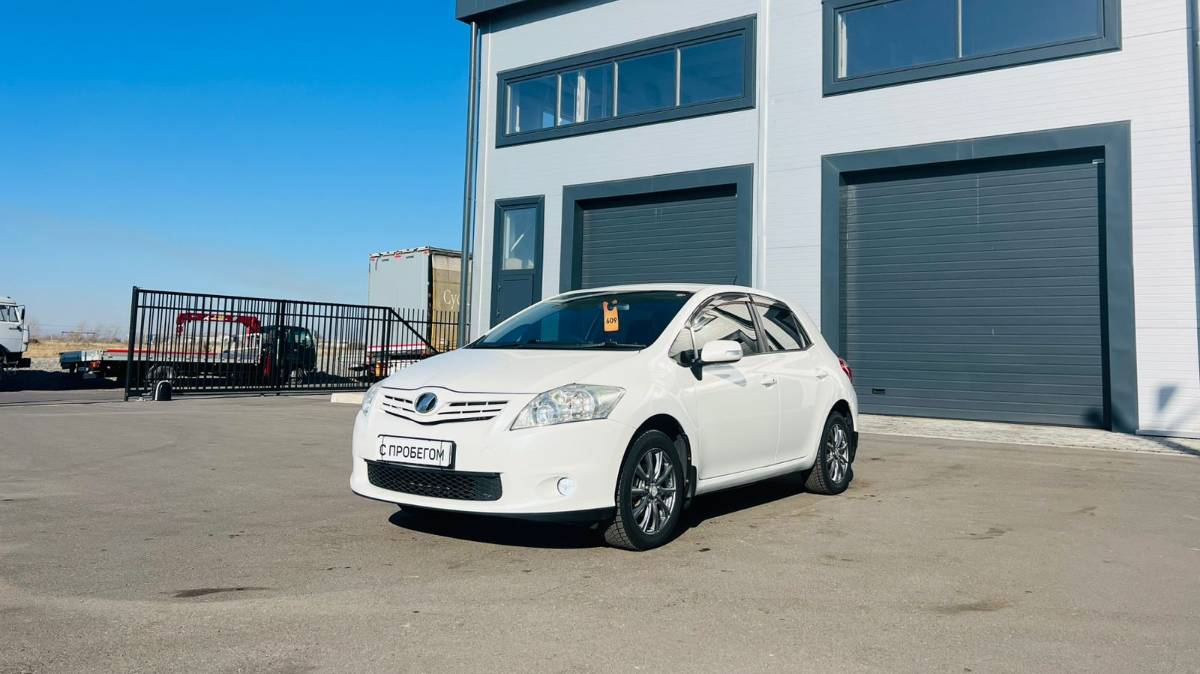 Toyota Auris, 2010 год