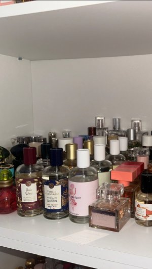 Парфюмерный шкаф: полочка с сетевыми ароматами Faberlic, Yver Rocher, Avon ❤️