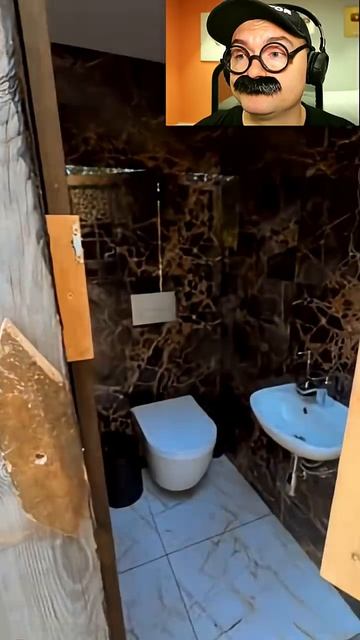 Деревенский туалет с сюрпризом смотреть онлайн